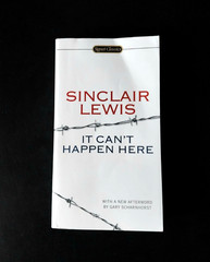 Sinclair Lewis – It Can’t Happen Here – Signet Classics 9th Printing