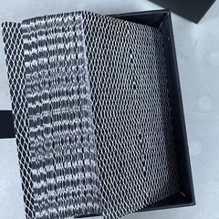 The Wild Unknown Tarot Deck and Guidebook (Official Keepsake Box Set)
