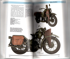 2002 Classic American Motorcycles PaperBack 480 Pages Tod Rafferty Like New