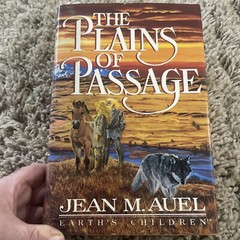 Earth’s Children Ser.: The Plains of Passage : A Novel by Jean M. Auel 1990 HCDJ