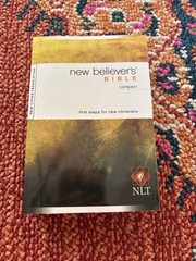 New Believer’s Bible Compact by Tyndale House Publishers Staff (2010, Trade…
