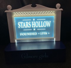 Gilmore Girls: Stars Hollow Light-Up Sign STARS HOLLOW • FOUNDED * 1779