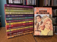 Harlequin Romance Lot: 15 Pbks From 1972-73 Anne Mather, Rachel Lindsay, More