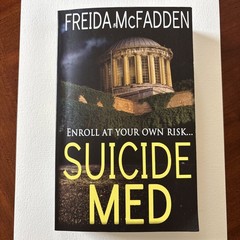 OUT OF PRINT RARE Suicide Med by Freida McFadden 2014 G2U