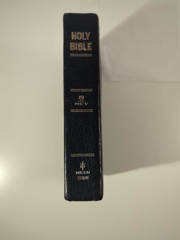 Holy Bible New Century Version Black Leather Compact NCV-Nelson 7225