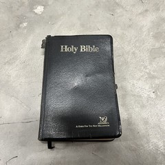 Holy Bible Red Letter, New Millennium Edition New King James 1990